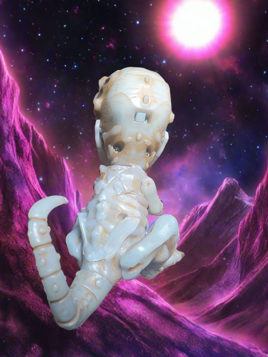 WooWee Fingerlings Untamed Skeleton Dinos Doom 4.5 inch Electronic Figure 2018